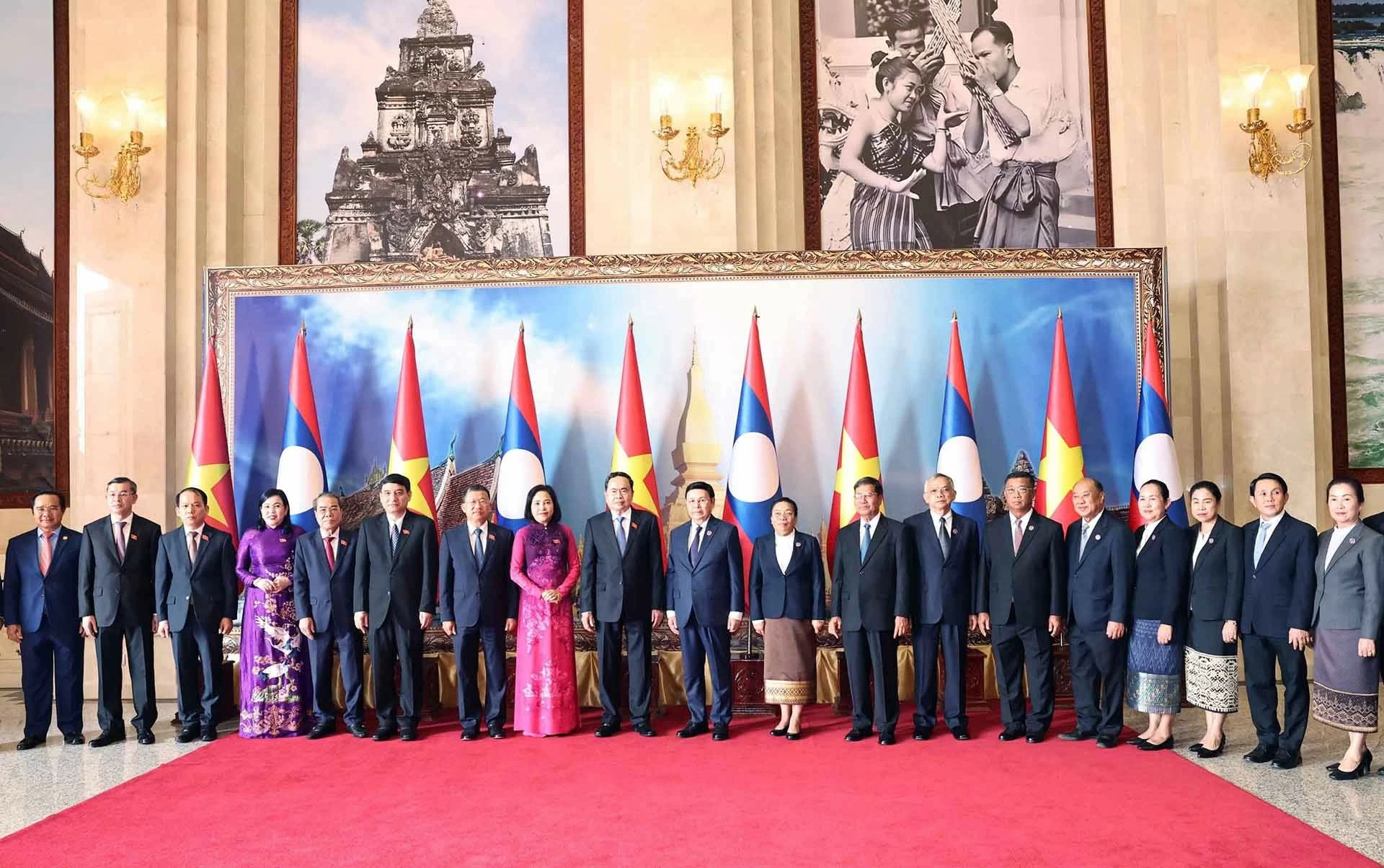 Chủ tịch Quốc hội Trần Thanh Mẫn hội đàm với Chủ tịch Quốc hội Lào Saysomphone Phomvihane Chủ tịch Quốc hội Trần Thanh Mẫn hội đàm với Chủ tịch Quốc hội Lào Saysomphone Phomvihane