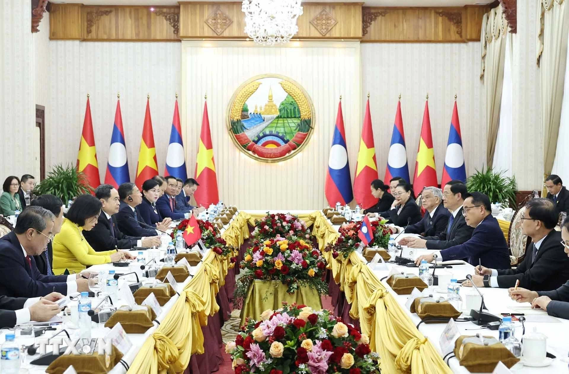 Việt Nam luôn dành ưu tiên cao nhất cho mối quan hệ truyền thống đặc biệt với Lào Việt Nam luôn dành ưu tiên cao nhất cho mối quan hệ truyền thống đặc biệt với Lào