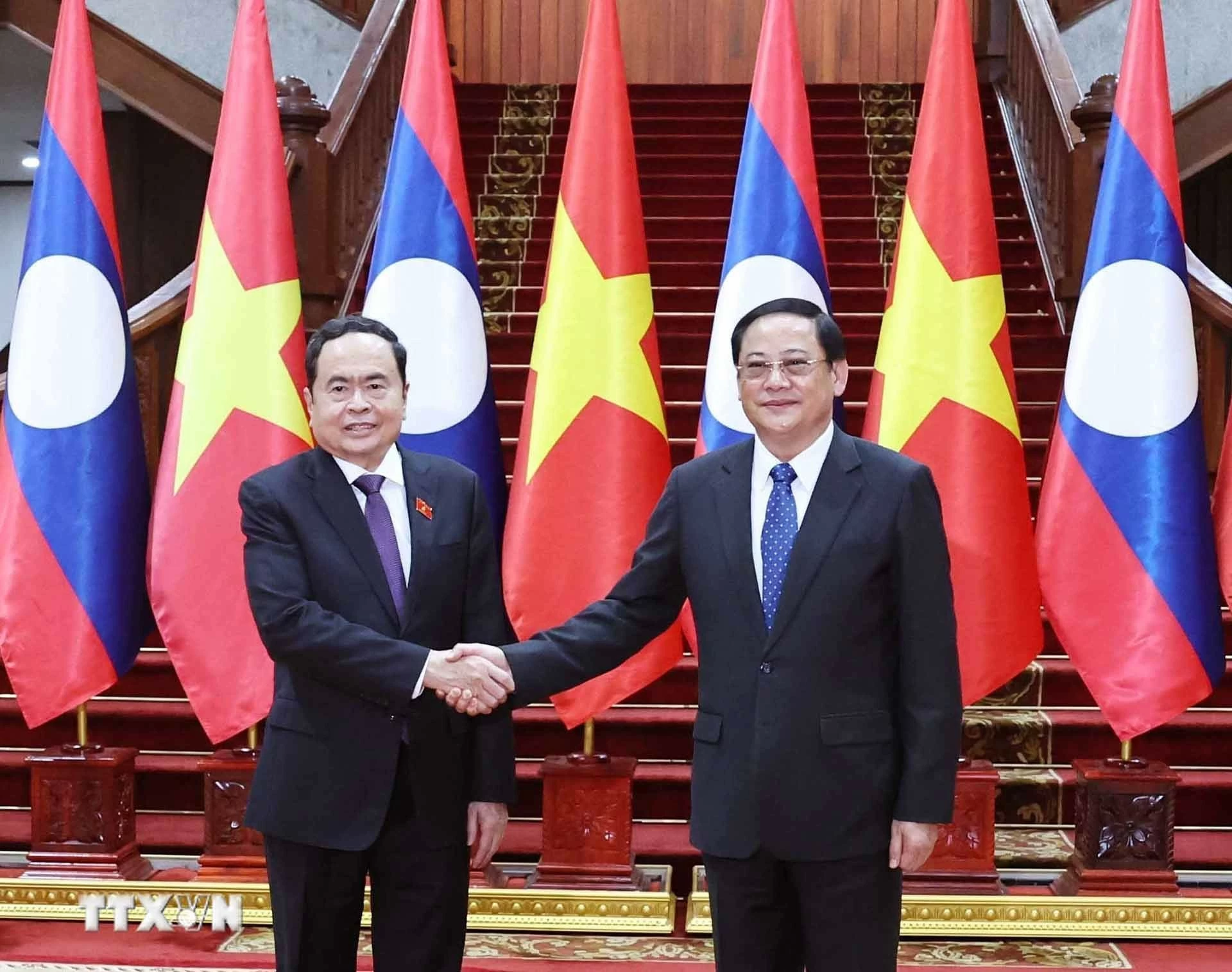 Việt Nam luôn dành ưu tiên cao nhất cho mối quan hệ truyền thống đặc biệt với Lào Việt Nam luôn dành ưu tiên cao nhất cho mối quan hệ truyền thống đặc biệt với Lào