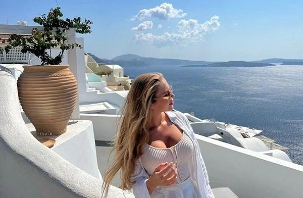 Sao Liverpool cầu hôn mỹ nhân xinh đẹp Sao Liverpool cầu hôn mỹ nhân xinh đẹp