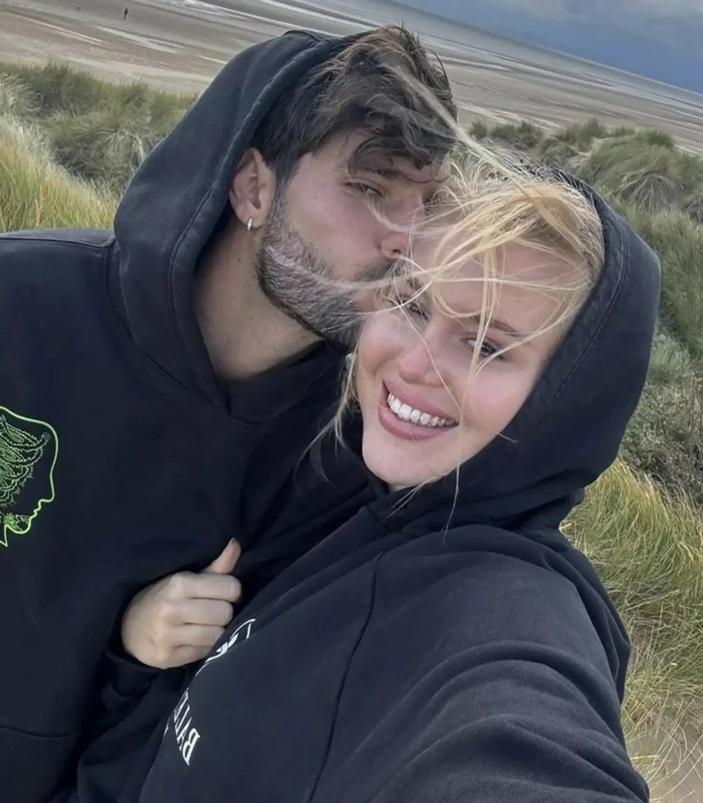 Sao Liverpool cầu hôn mỹ nhân xinh đẹp Sao Liverpool cầu hôn mỹ nhân xinh đẹp