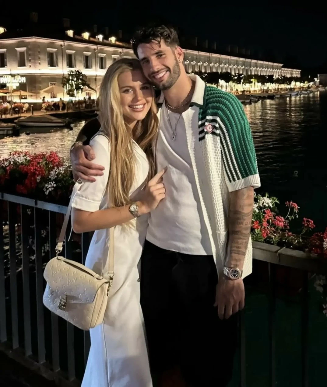 Sao Liverpool cầu hôn mỹ nhân xinh đẹp Sao Liverpool cầu hôn mỹ nhân xinh đẹp