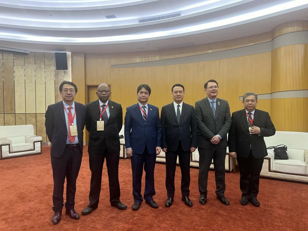 Tổng Lãnh sự Việt Nam tại Quảng Châu thăm, làm việc tại thành phố Dương Giang - thủ đô năng lượng xanh, thành phố của con đường tơ lụa trên biển của T Tổng Lãnh sự Việt Nam tại Quảng Châu thăm, làm việc tại thành phố Dương Giang - thủ đô năng lượng xanh, thành phố của con đường tơ lụa trên biển của T