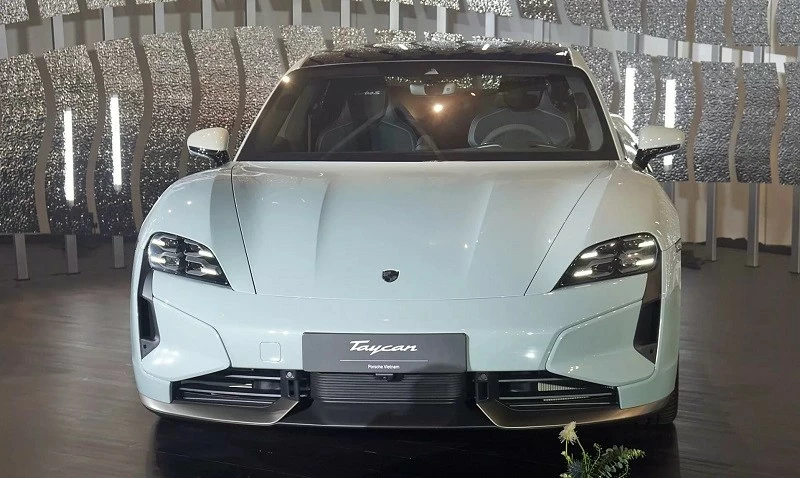 Cận cảnh Porsche Taycan 2025 vừa ra mắt tại Việt Nam, giá từ 4,62 tỷ đồng Cận cảnh Porsche Taycan 2025 vừa ra mắt tại Việt Nam, giá từ 4,62 tỷ đồng