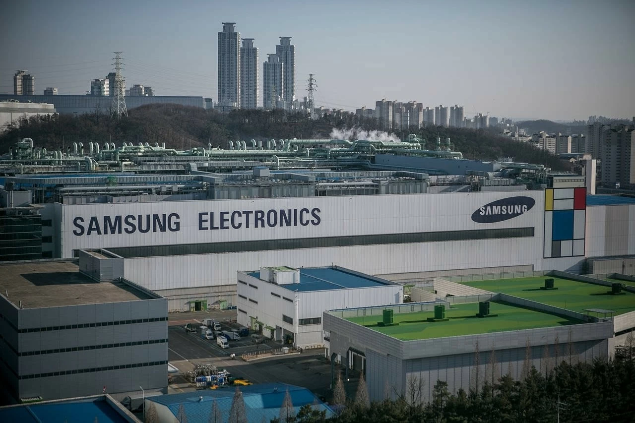 Nhà đầu tư nước ngoài bán tháo cổ phiếu Samsung. (Nguồn: Barrons) Nhà đầu tư nước ngoài bán tháo cổ phiếu Samsung. (Nguồn: Barrons)