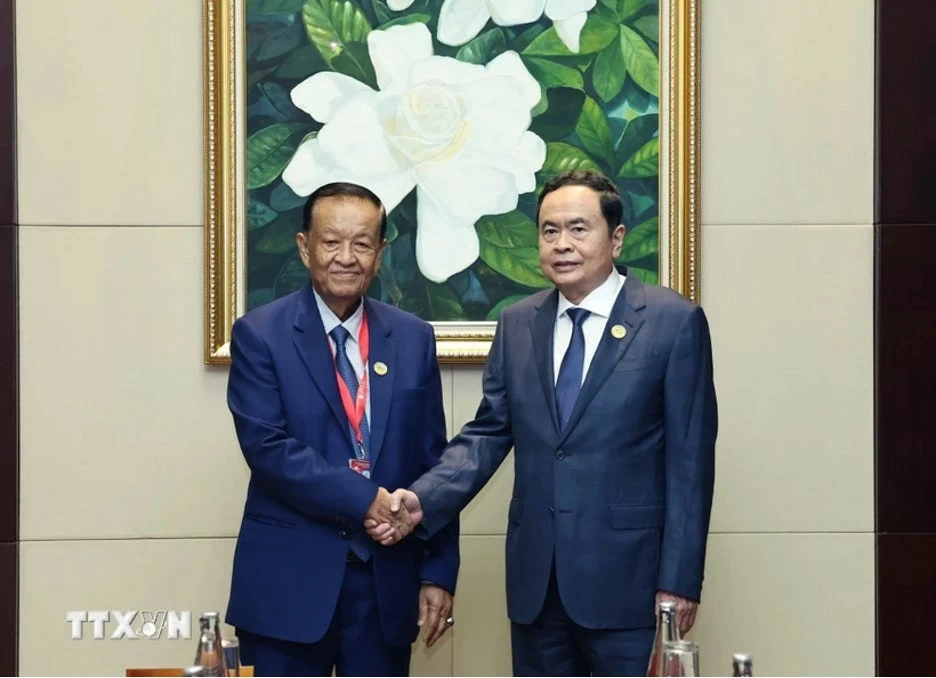 Chủ tịch Quốc hội Trần Thanh Mẫn gặp Chủ tịch Quốc hội, Chủ tịch Hạ viện Vương quốc Thái Lan Wan Muhamad Noor Matha. (Nguồn: TTXVN) Chủ tịch Quốc hội Trần Thanh Mẫn gặp Chủ tịch Quốc hội, Chủ tịch Hạ viện Vương quốc Thái Lan Wan Muhamad Noor Matha. (Nguồn: TTXVN)