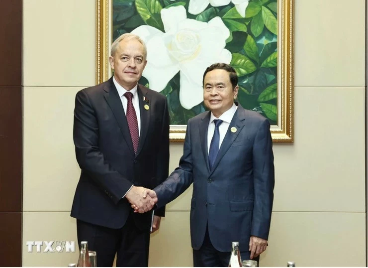 Trong chương trình tham dự Đại hội đồng Liên Nghị viện các Quốc gia Đông Nam Á lần thứ 45 (AIPA-45), chiều 19/10/2024, Thủ đô Vientiane, Lào, Chủ tịch Quốc hội Trần Thanh Mẫn gặp Chủ tịch Hạ viện Belarus Igor Sergeyenko. (Ảnh: Thống Nhất/TTXVN) Trong chương trình tham dự Đại hội đồng Liên Nghị viện các Quốc gia Đông Nam Á lần thứ 45 (AIPA-45), chiều 19/10/2024, Thủ đô Vientiane, Lào, Chủ tịch Quốc hội Trần Thanh Mẫn gặp Chủ tịch Hạ viện Belarus Igor Sergeyenko. (Ảnh: Thống Nhất/TTXVN)