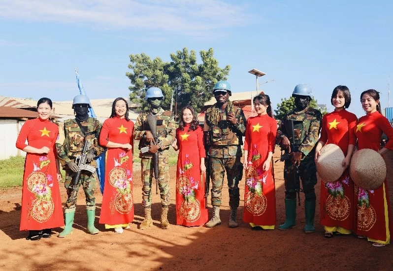 Không khí Ngày Phụ nữ Việt Nam tại Bệnh viện dã chiến ở Nam Sudan Không khí Ngày Phụ nữ Việt Nam tại Bệnh viện dã chiến ở Nam Sudan