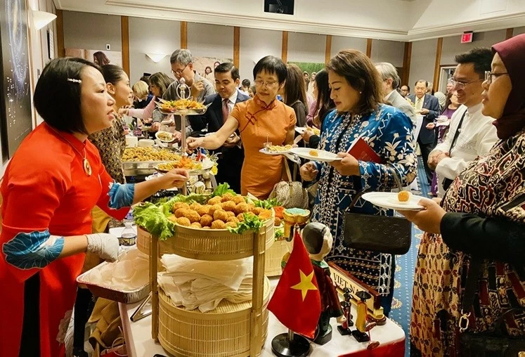 Ngày Văn hóa ASEAN 2024 – Kết nối và tôn vinh văn hóa Đông Nam Á Ngày Văn hóa ASEAN 2024 – Kết nối và tôn vinh văn hóa Đông Nam Á