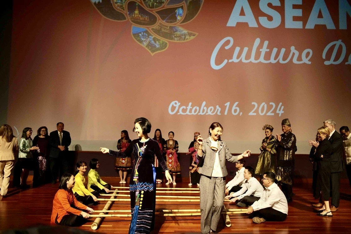 Ngày Văn hóa ASEAN 2024 – Kết nối và tôn vinh văn hóa Đông Nam Á Ngày Văn hóa ASEAN 2024 – Kết nối và tôn vinh văn hóa Đông Nam Á