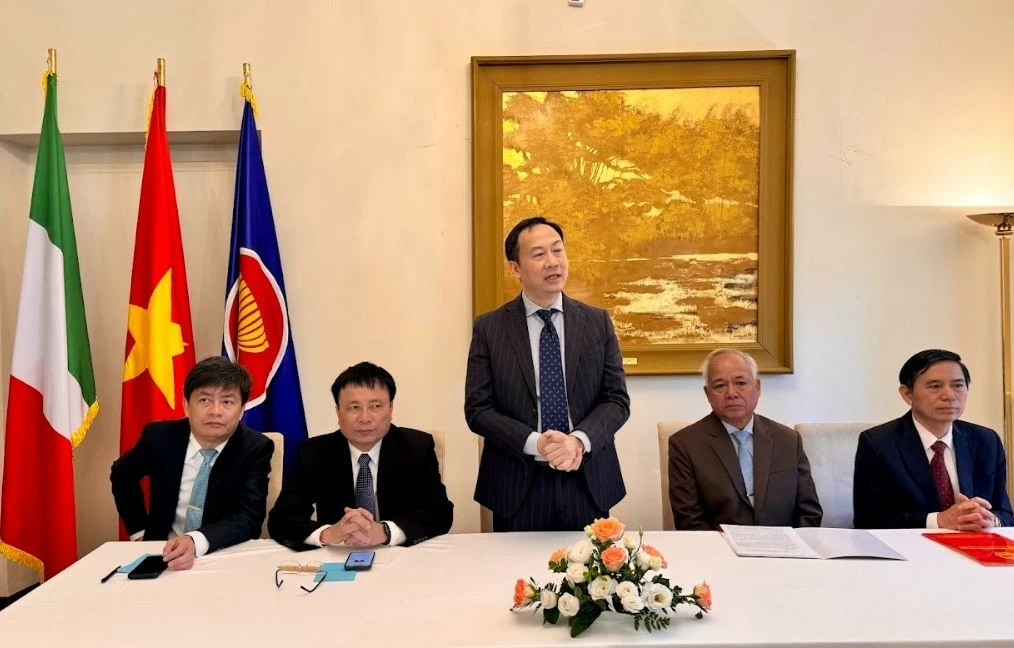 Quảng bá 3 địa phương Việt Nam tại Pháp và Italy Quảng bá 3 địa phương Việt Nam tại Pháp và Italy