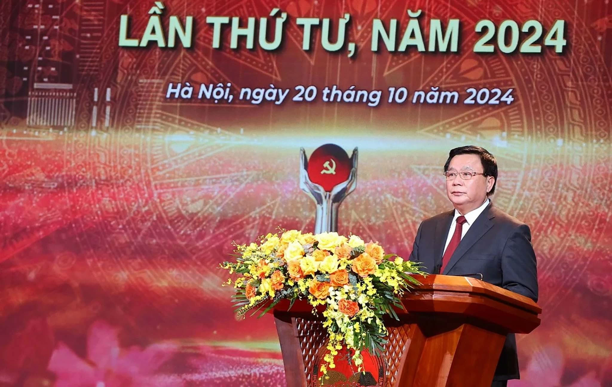 Tổng Bí thư, Chủ tịch nước dự Lễ trao giải cuộc thi chính luận về bảo vệ nền tảng tư tưởng của Đảng năm 2024 Tổng Bí thư, Chủ tịch nước dự Lễ trao giải cuộc thi chính luận về bảo vệ nền tảng tư tưởng của Đảng năm 2024