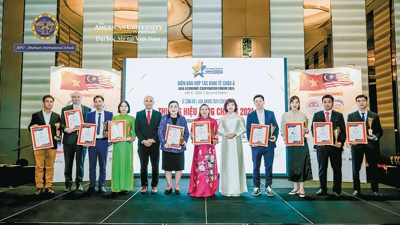 Nữ tướng giáo dục Việt Nam thành công trên hành trình hội nhập quốc tế Nữ tướng giáo dục Việt Nam thành công trên hành trình hội nhập quốc tế