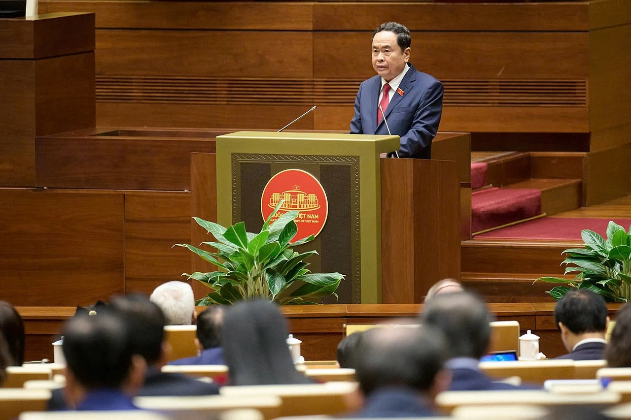 Chủ tịch Quốc hội Trần Thanh Mẫn phát biểu tại Kỳ họp thứ 8, Quốc hội khóa XV. Chủ tịch Quốc hội Trần Thanh Mẫn phát biểu tại Kỳ họp thứ 8, Quốc hội khóa XV.