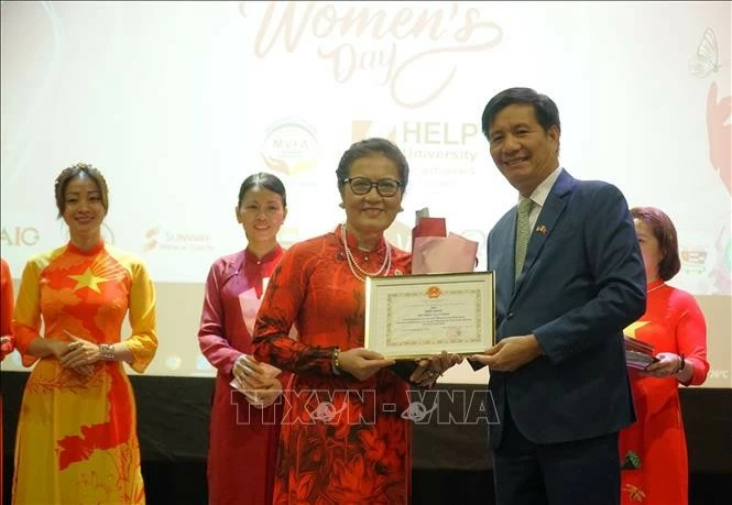 Bảo vệ quyền và lợi ích hợp pháp của phụ nữ và trẻ em Việt Nam tại Malaysia Bảo vệ quyền và lợi ích hợp pháp của phụ nữ và trẻ em Việt Nam tại Malaysia