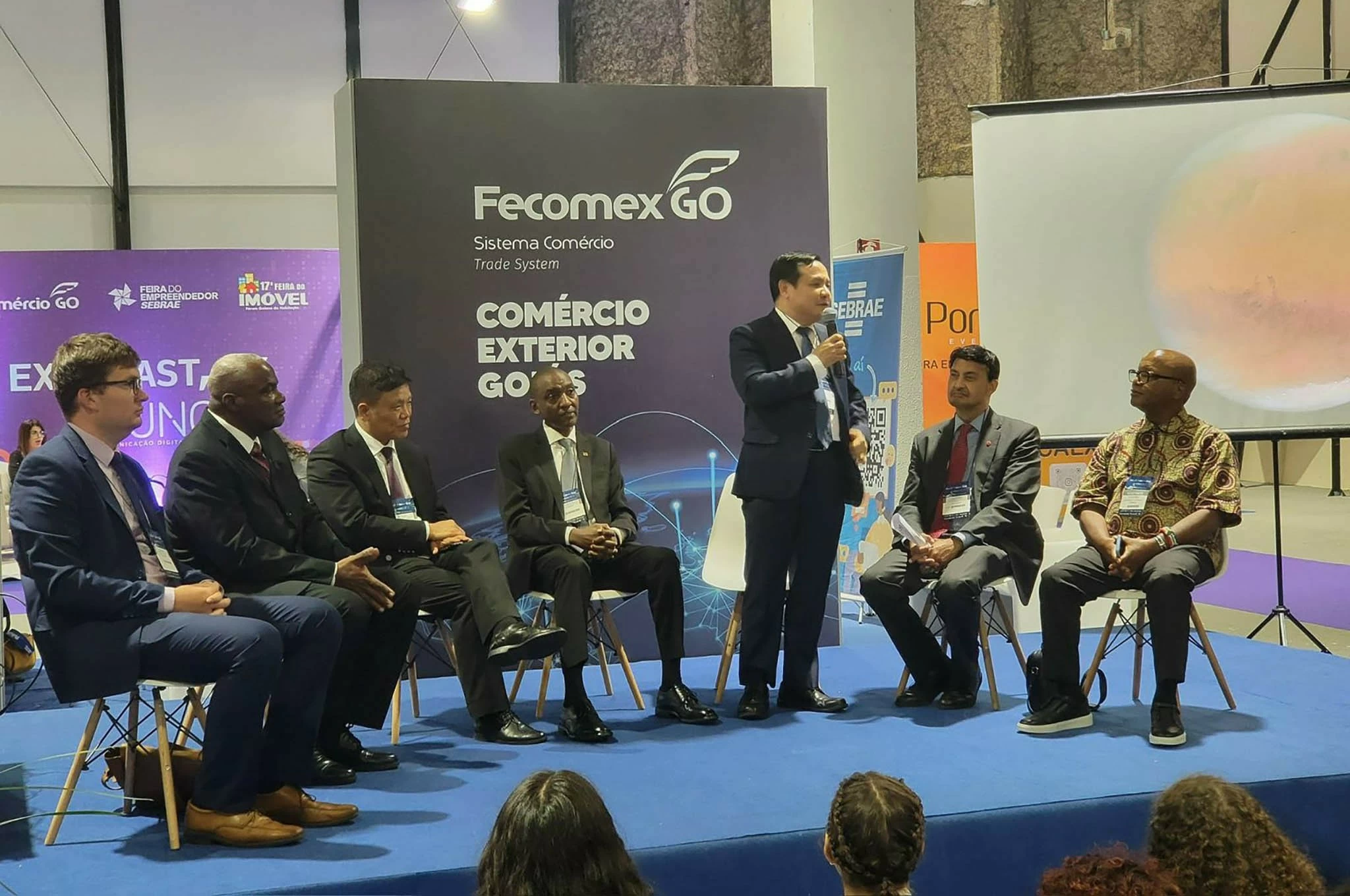 Đại sứ Bùi Văn Nghị thăm và dự các hoạt động tại bang Goias, Brazil Đại sứ Bùi Văn Nghị thăm và dự các hoạt động tại bang Goias, Brazil