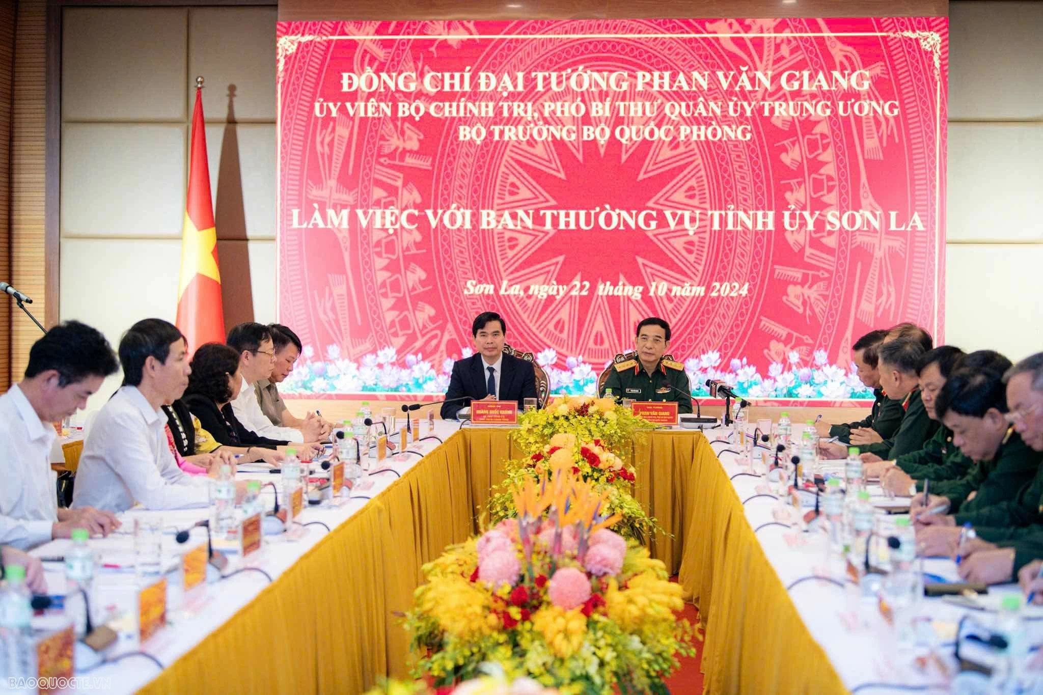 Đại tướng Phan Văn Giang đề nghị Sơn La xây dựng lực lượng vũ trang tỉnh vững mạnh, sẵn sàng chiến đấu cao Đại tướng Phan Văn Giang đề nghị Sơn La xây dựng lực lượng vũ trang tỉnh vững mạnh, sẵn sàng chiến đấu cao