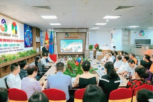 Lễ ra mắt nền tảng AIO GLOBAL và khu đô thị số VR360-AR KTS GROUP vào tháng 6/2024 Lễ ra mắt nền tảng AIO GLOBAL và khu đô thị số VR360-AR KTS GROUP vào tháng 6/2024