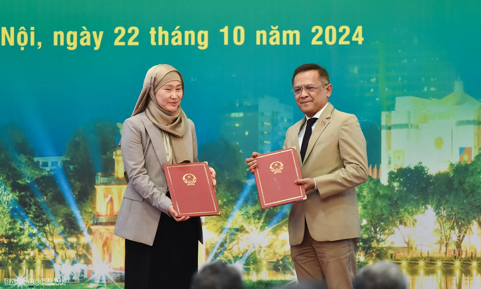Chính thức khai mạc Hội nghị Halal 'Phát huy nội lực, tăng cường hợp tác quốc tế để xây dựng ngành Halal Việt Nam phát triển bền vững' Chính thức khai mạc Hội nghị Halal 'Phát huy nội lực, tăng cường hợp tác quốc tế để xây dựng ngành Halal Việt Nam phát triển bền vững'
