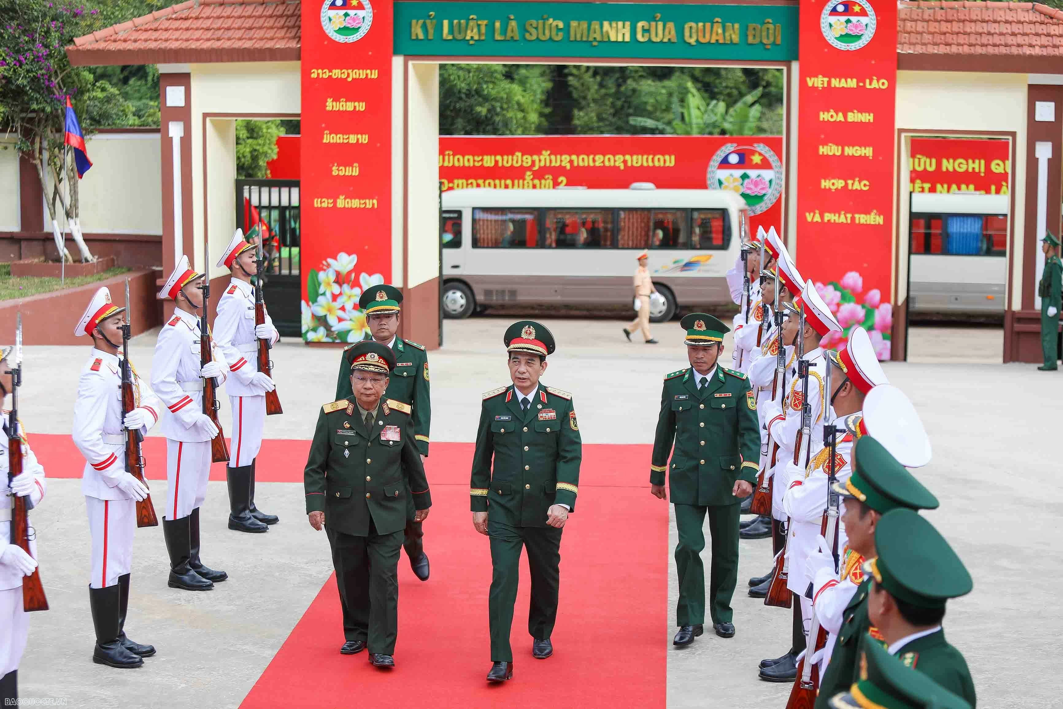 undefined Tình đoàn kết Việt Nam-Lào xây dựng bằng bao nỗ lực và trải qua bao thử thách