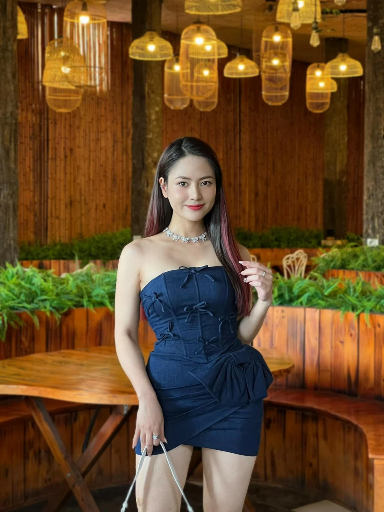 Nhan sắc diễn viên Việt Hoa phim Độc đạo Nhan sắc diễn viên Việt Hoa phim Độc đạo