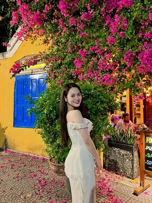 Nhan sắc diễn viên Việt Hoa phim Độc đạo Nhan sắc diễn viên Việt Hoa phim Độc đạo