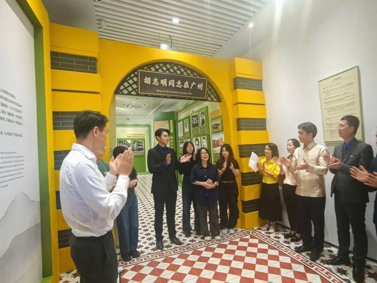 Tăng cường giao lưu hữu nghị thanh niên hướng tới Năm giao lưu nhân văn Việt Nam-Trung Quốc Tăng cường giao lưu hữu nghị thanh niên hướng tới Năm giao lưu nhân văn Việt Nam-Trung Quốc