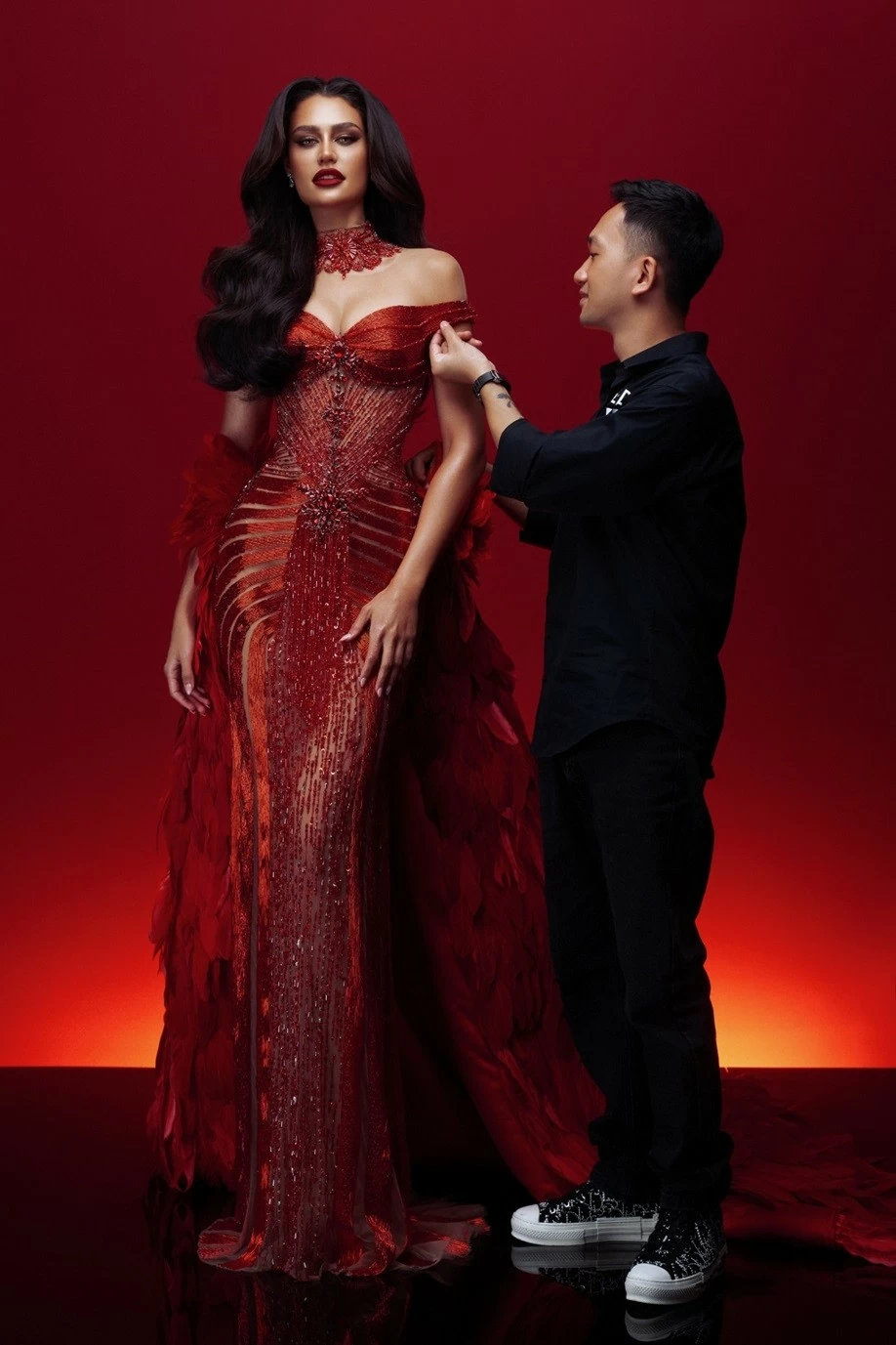 Bán kết Miss Grand International 2024: Hoa hậu Tây Ban Nha diện đầm của nhà mốt Việt Bán kết Miss Grand International 2024: Hoa hậu Tây Ban Nha diện đầm của nhà mốt Việt