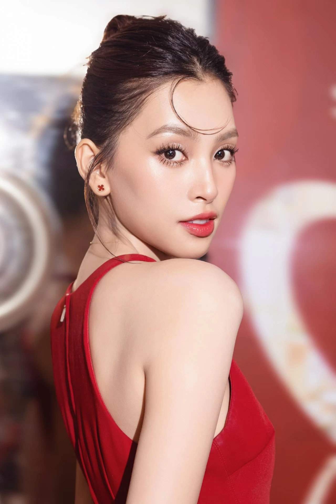 Hoa hậu Trần Tiểu Vy đẹp như một đóa hoa Hoa hậu Trần Tiểu Vy đẹp như một đóa hoa