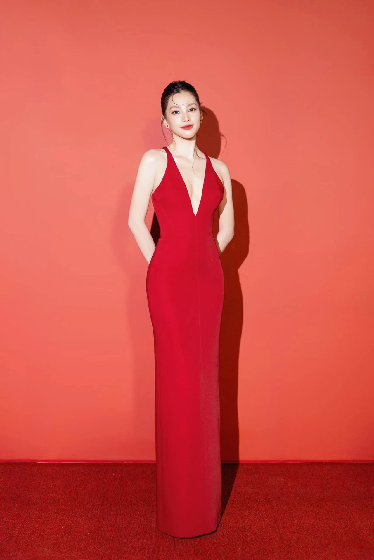 Hoa hậu Trần Tiểu Vy đẹp như một đóa hoa Hoa hậu Trần Tiểu Vy đẹp như một đóa hoa