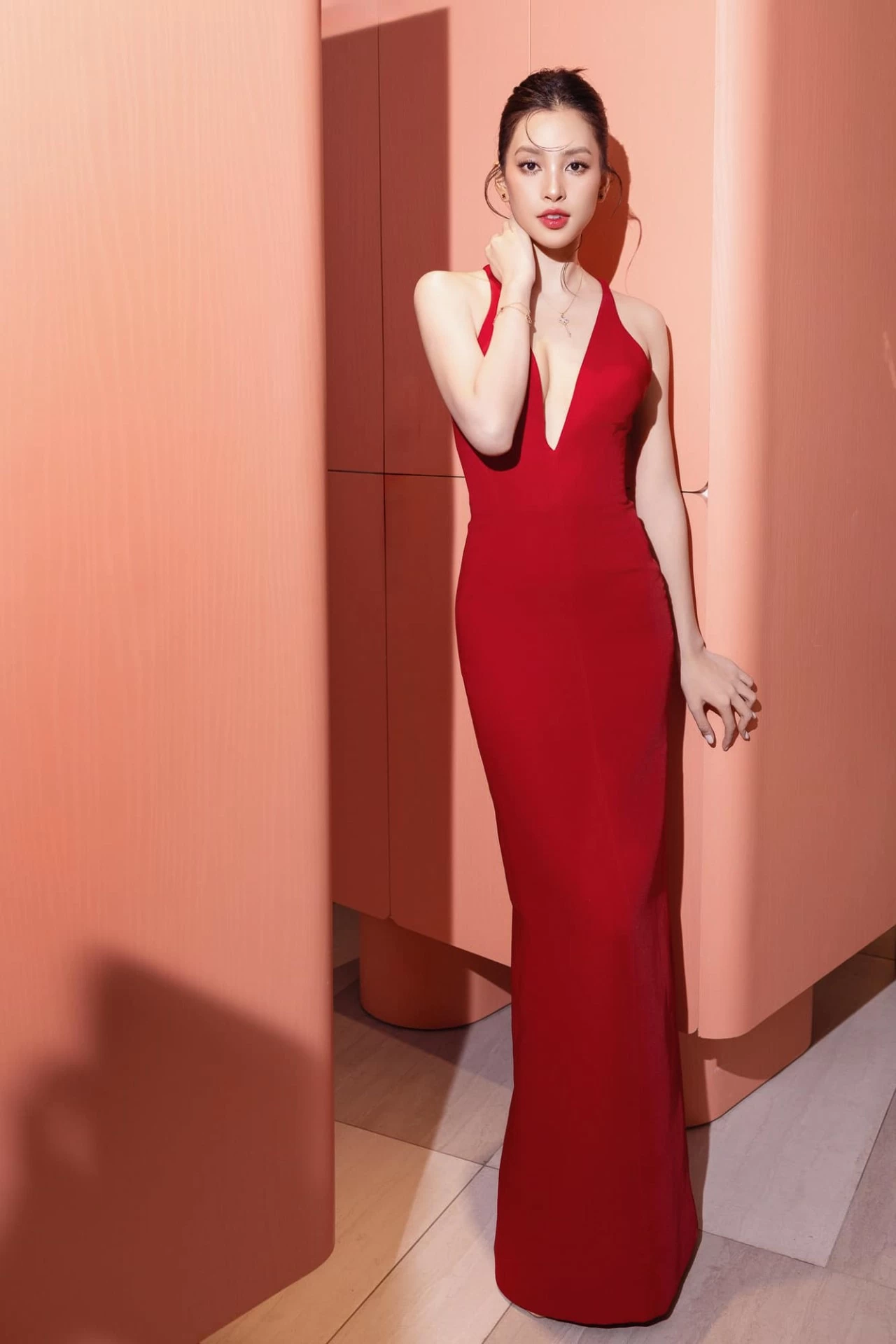 Hoa hậu Trần Tiểu Vy đẹp như một đóa hoa Hoa hậu Trần Tiểu Vy đẹp như một đóa hoa