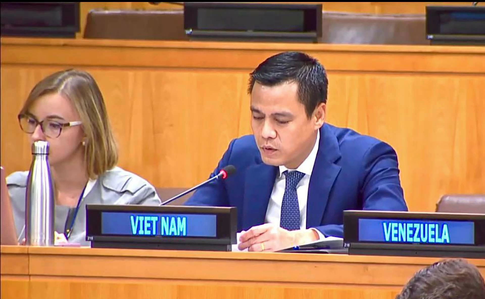 Tiến bộ về quyền con người chỉ có thể đạt được khi duy trì được hòa bình, ổn định và tôn trọng pháp quyền Tiến bộ về quyền con người chỉ có thể đạt được khi duy trì được hòa bình, ổn định và tôn trọng pháp quyền