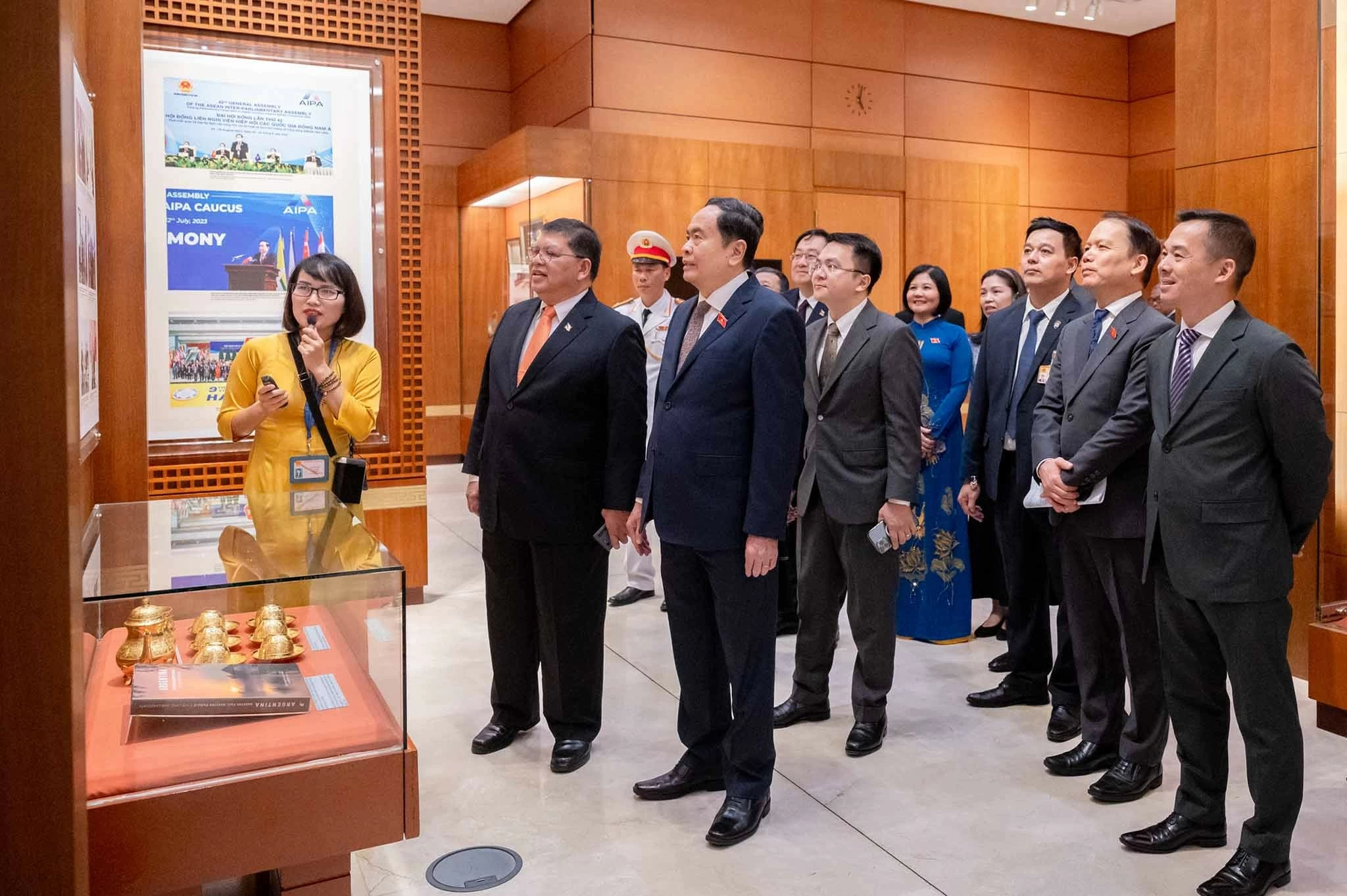 Đại sứ Malaysia: AIPA 46 là 'bệ phóng' để nghị viện trở thành động lực chính hiện thực hóa khát vọng ASEAN Đại sứ Malaysia: AIPA 46 là 'bệ phóng' để nghị viện trở thành động lực chính hiện thực hóa khát vọng ASEAN