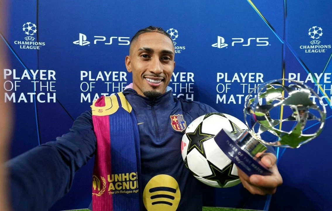 Lập hat-trick vào lưới Bayern Munich, Raphinha đi vào lịch sử Lập hat-trick vào lưới Bayern Munich, Raphinha đi vào lịch sử