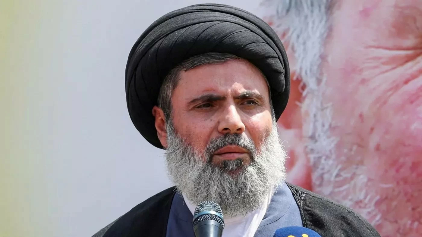 vHashem Safieddine tại lễ tang của chỉ huy Hezbollah Taleb Abdallah vào ngày 12 tháng 6 năm 2024 (Mohamed Azakir/Reuters) vHashem Safieddine tại lễ tang của chỉ huy Hezbollah Taleb Abdallah vào ngày 12 tháng 6 năm 2024 (Mohamed Azakir/Reuters)