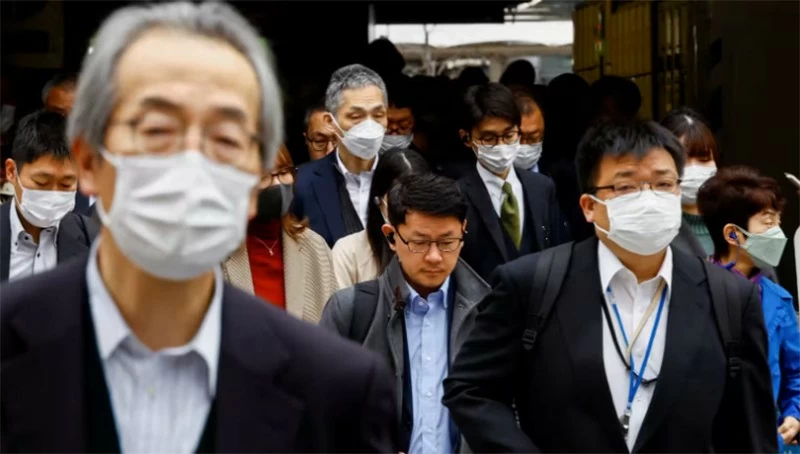 Gần 30% dân số Nhật Bản hiện nay trên 65 tuổi -- độ tuổi mà mọi người đủ điều kiện hưởng lương hưu. © Reuters Gần 30% dân số Nhật Bản hiện nay trên 65 tuổi -- độ tuổi mà mọi người đủ điều kiện hưởng lương hưu. © Reuters