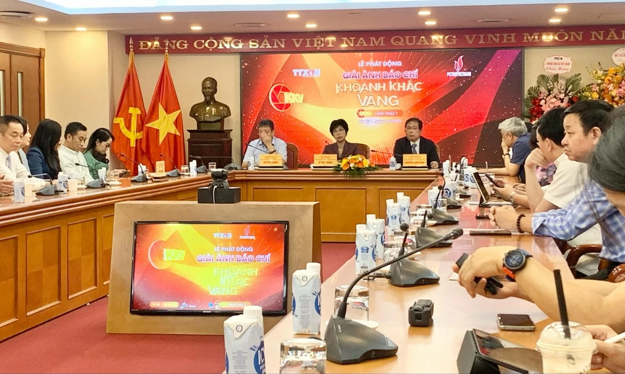 Giải Khoảnh Khắc Vàng lần thứ VII tiếp tục tôn vinh những tác phẩm ảnh báo chí xuất sắc Giải Khoảnh Khắc Vàng lần thứ VII tiếp tục tôn vinh những tác phẩm ảnh báo chí xuất sắc