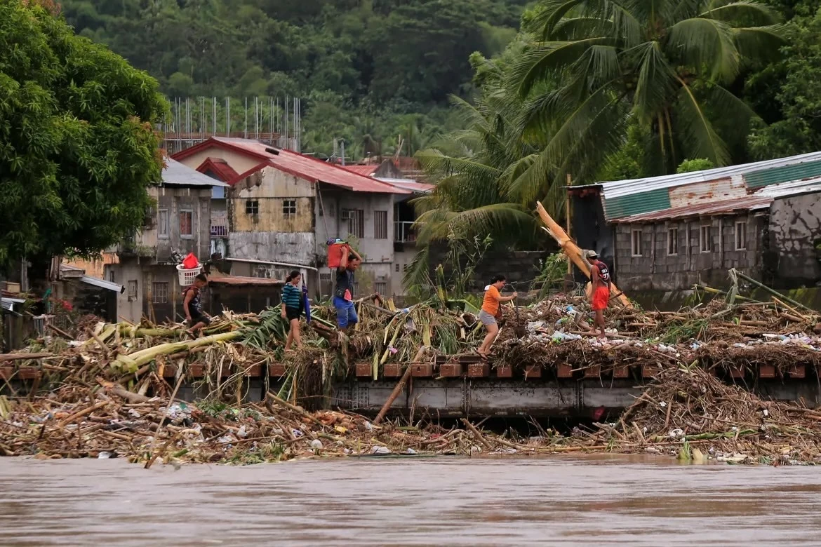 Philippines vật lộn sau bão Trà Mi Philippines vật lộn sau bão Trà Mi