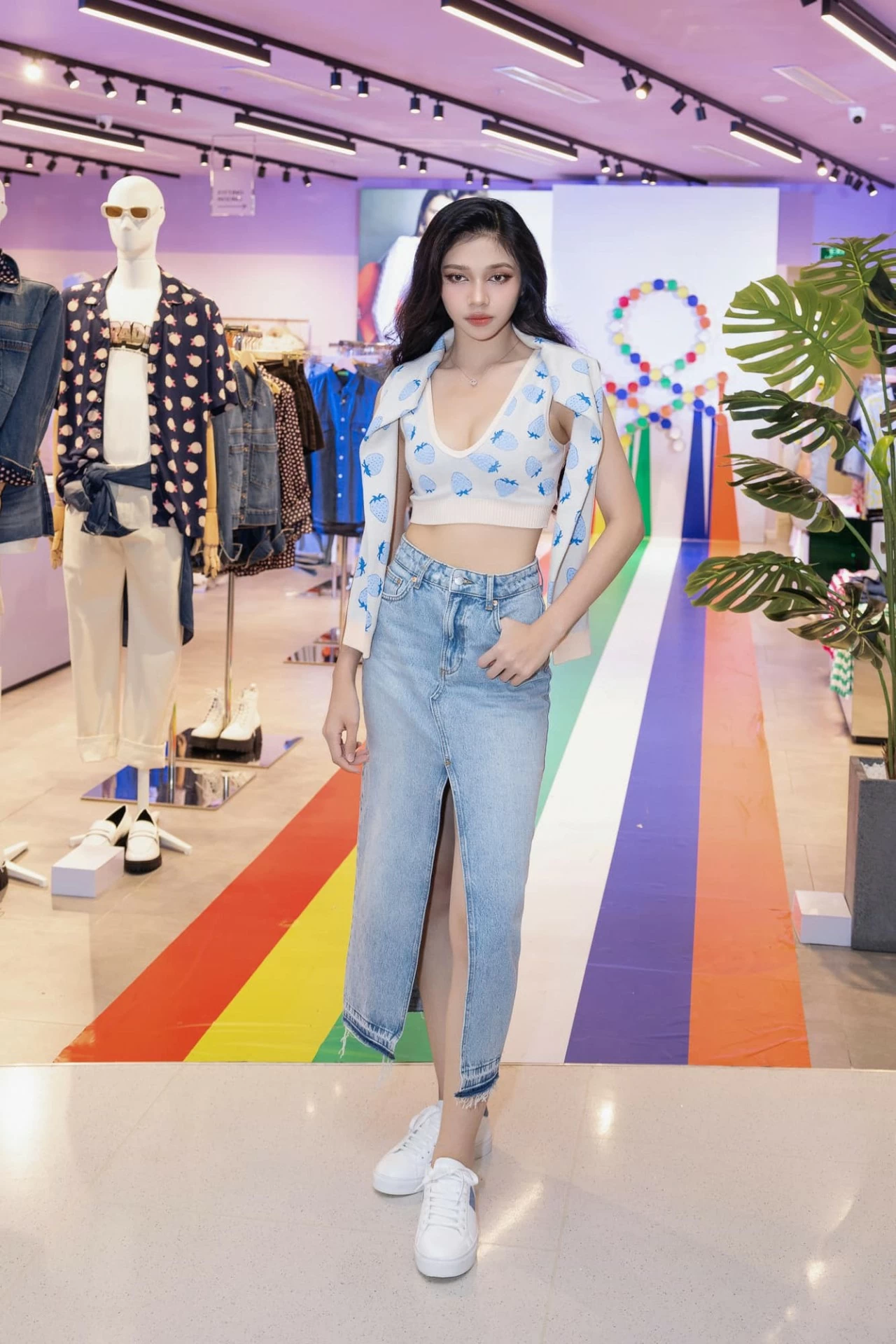 Á hậu Huỳnh Minh Kiên Á hậu Huỳnh Minh Kiên