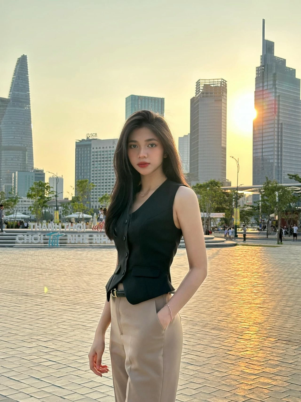 Á hậu Huỳnh Minh Kiên Á hậu Huỳnh Minh Kiên