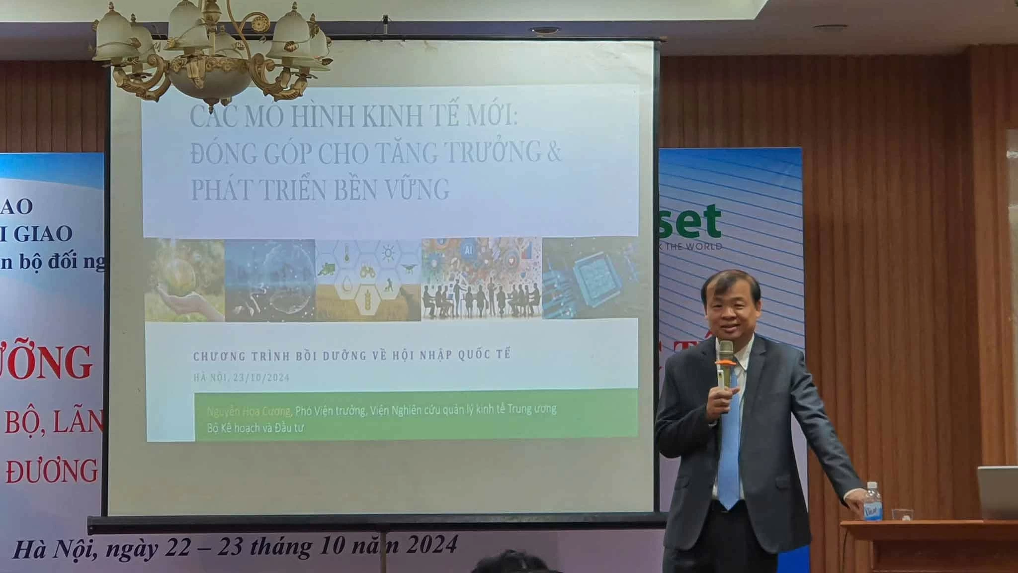 Học viện Ngoại giao tổ chức khóa bồi dưỡng cao cấp về hội nhập quốc tế cho cán bộ lãnh đạo cấp Vụ của các bộ, ban, ngành Trung ương Học viện Ngoại giao tổ chức khóa bồi dưỡng cao cấp về hội nhập quốc tế cho cán bộ lãnh đạo cấp Vụ của các bộ, ban, ngành Trung ương