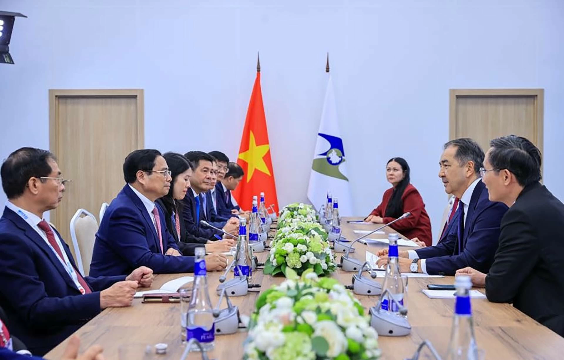 Đẩy mạnh trao đổi hàng hóa giữa Việt Nam với khu vực Trung Á và từng nước thành viên EAEU Đẩy mạnh trao đổi hàng hóa giữa Việt Nam với khu vực Trung Á và từng nước thành viên EAEU