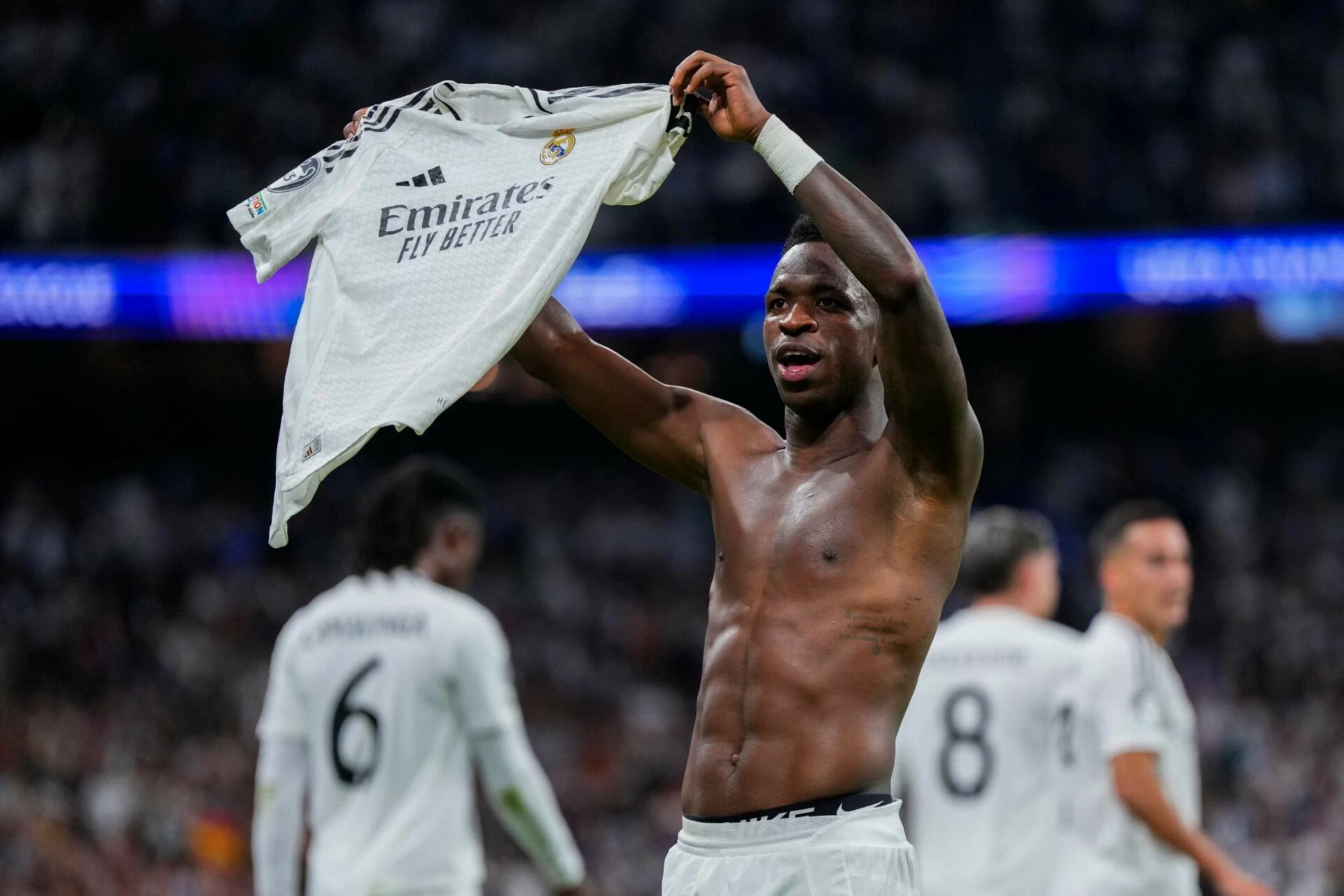Vinicius ăn mừng theo cách đặc biệt. Ảnh: Realmadrid Vinicius ăn mừng theo cách đặc biệt. Ảnh: Realmadrid