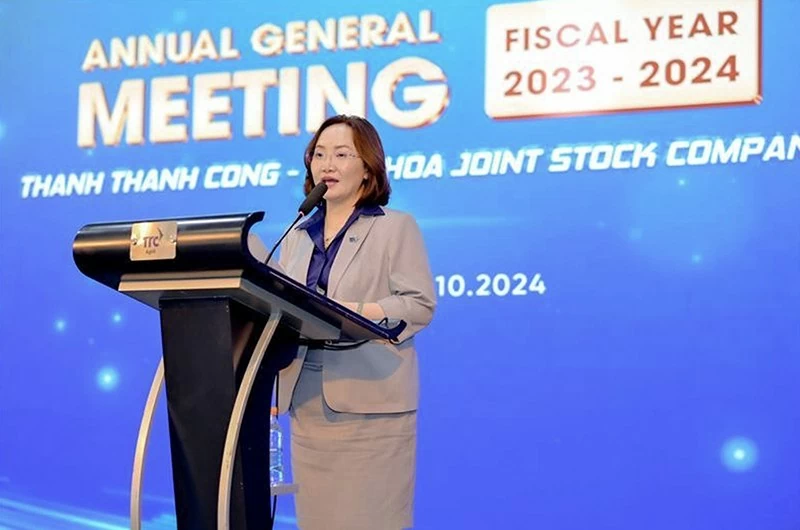 Bà Đặng Huỳnh Ức My phát biểu tại ĐHĐCĐ Thường Niên Niên độ 2023-2024 Bà Đặng Huỳnh Ức My phát biểu tại ĐHĐCĐ Thường Niên Niên độ 2023-2024