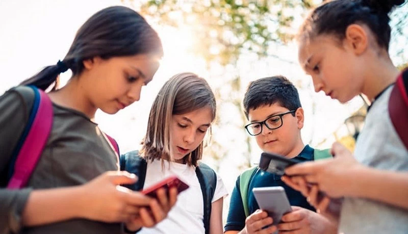 Chính phủ Na Uy cam kết sẽ đưa ra nhiều biện pháp hơn để ngăn việc trẻ lách giới hạn độ tuổi sử dụng mạng xã hội Chính phủ Na Uy cam kết sẽ đưa ra nhiều biện pháp hơn để ngăn việc trẻ lách giới hạn độ tuổi sử dụng mạng xã hội