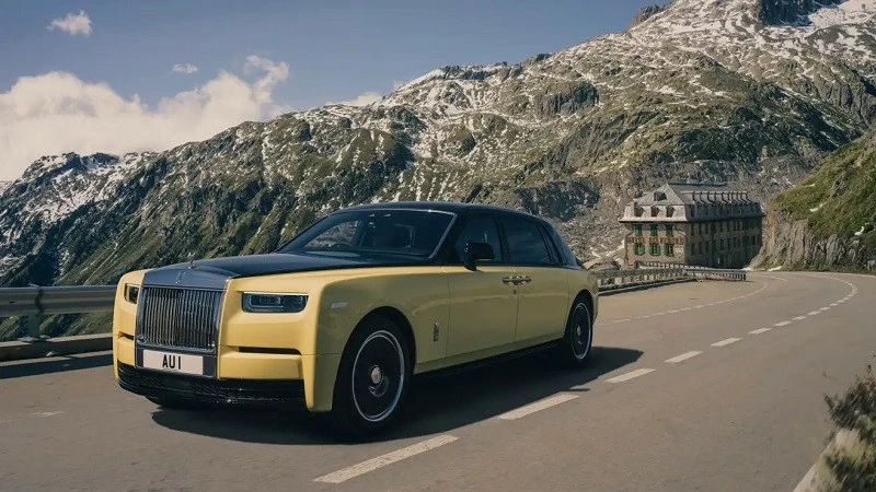 Cận cảnh Rolls-Royce Phantom VIII ‘Goldfinger’ bản độc nhất vô nhị vừa ra mắt Cận cảnh Rolls-Royce Phantom VIII ‘Goldfinger’ bản độc nhất vô nhị vừa ra mắt