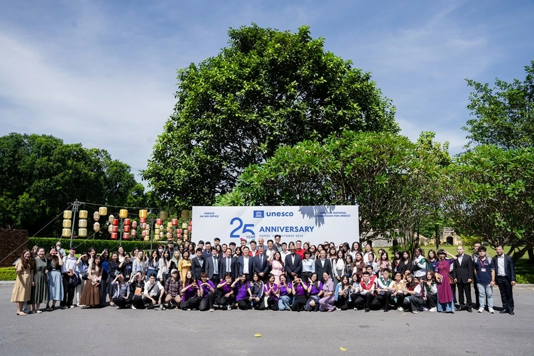 Thứ trưởng Hà Kim Ngọc khuyến khích thanh niên nuôi dưỡng ước mơ, niềm tin, hướng tới sự phát triển bền vững của đất nước Thứ trưởng Hà Kim Ngọc khuyến khích thanh niên nuôi dưỡng ước mơ, niềm tin, hướng tới sự phát triển bền vững của đất nước