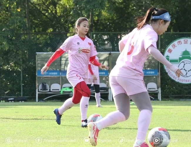 Hoàng Thị Loan đánh giá đội tuyển Trung Quốc trước trận giao hữu 29/10. (Nguồn: thethaovanhoa) Hoàng Thị Loan đánh giá đội tuyển Trung Quốc trước trận giao hữu 29/10. (Nguồn: thethaovanhoa)