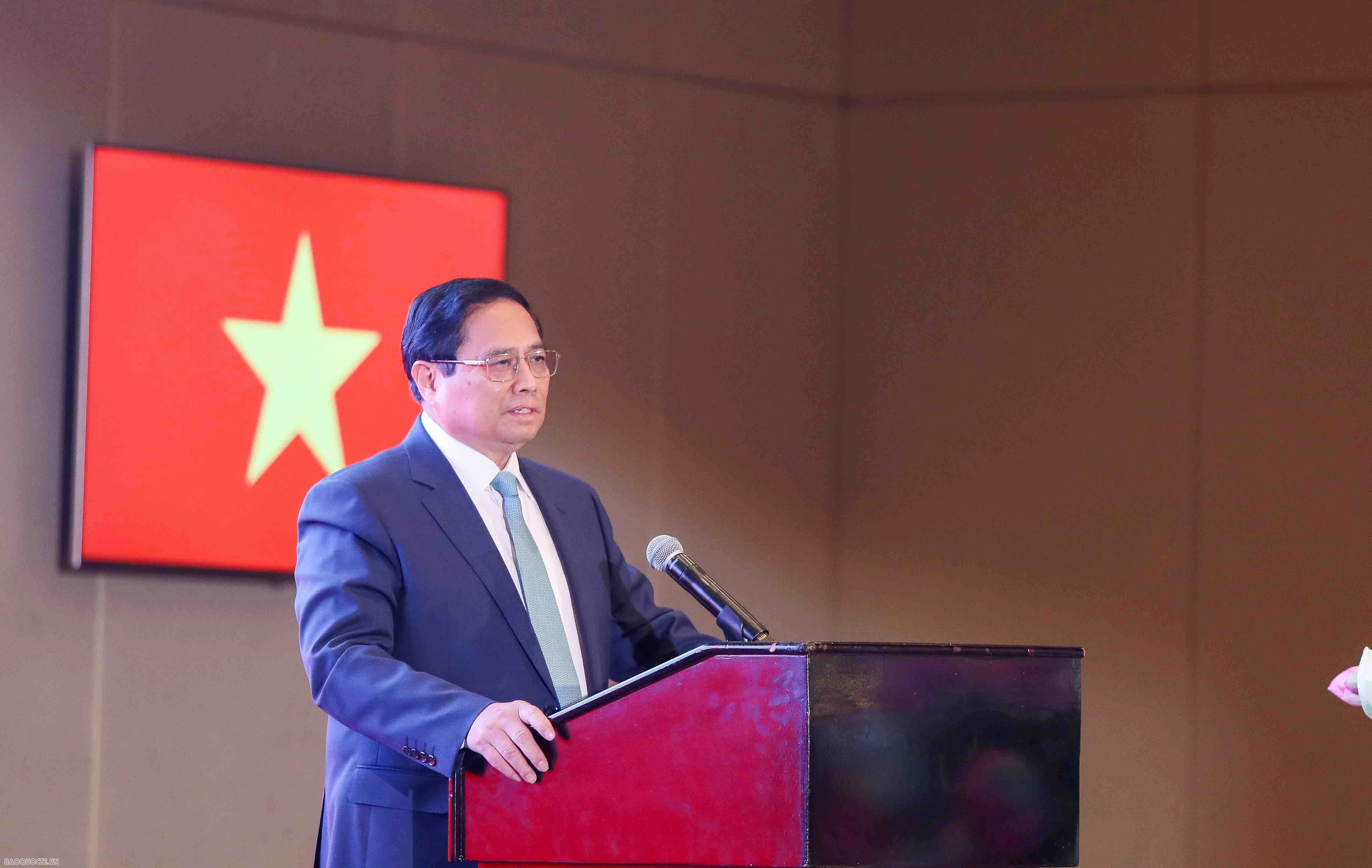 Thủ tướng Phạm Minh Chính và Phu nhân gặp gỡ cộng đồng người VIệt Nam ở UAE Thủ tướng Phạm Minh Chính và Phu nhân gặp gỡ cộng đồng người VIệt Nam ở UAE