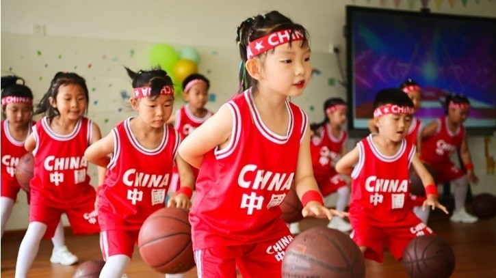 truong mau giao dan bien thanh vien duong lao trung quoc van dau dau voi cuoc khung hoang nhan khau hoc